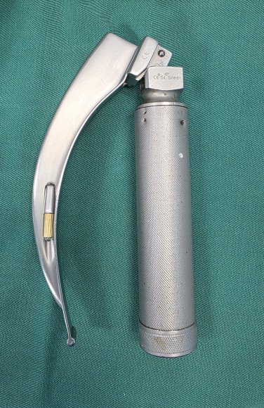 Laringoscopio hoja curva tipo Macintosh Numero 4
